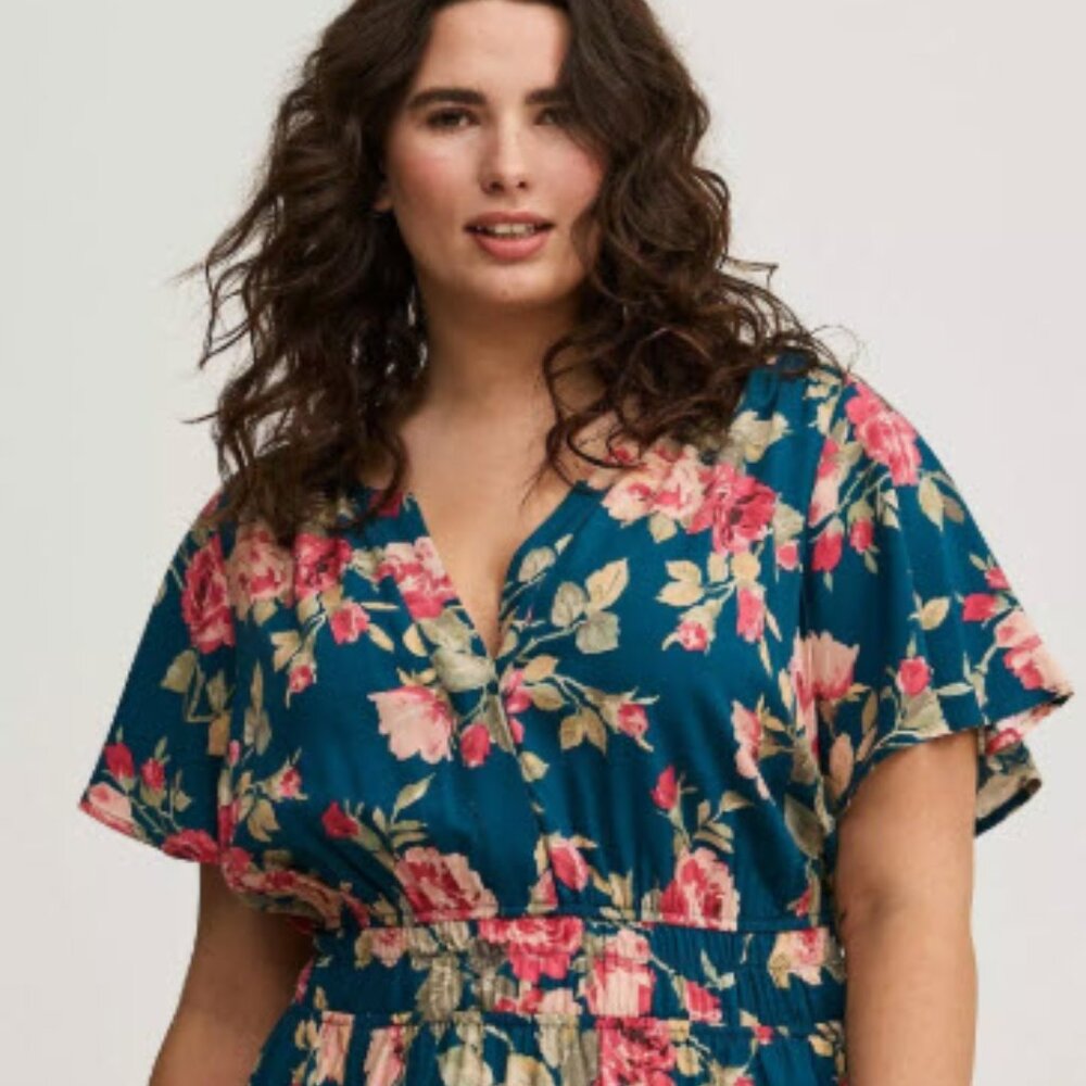 Torrid Maxi Challis Floral V-Neck Smocked Waist Dress.  NWT